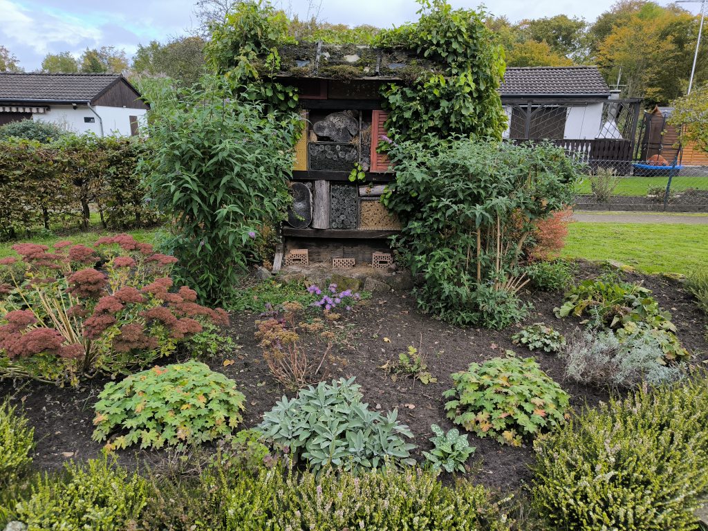 Bienenhotel-des-Kleingarten-Vereins-Deininghausen-in-Castrop-Rauxel