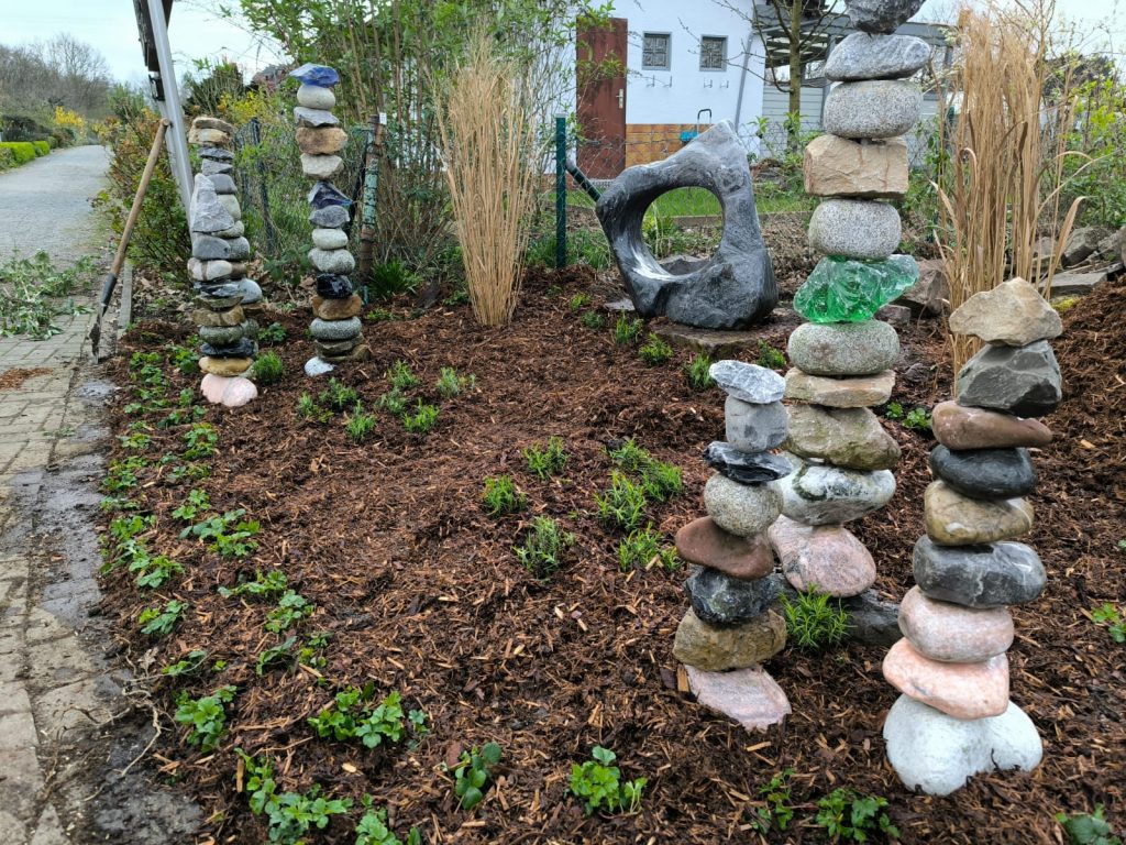 Eingangsbereich-mit-Steinkunst-des-Starmoris-für-den-KGV-Deininghausen-castrop-Rauxel